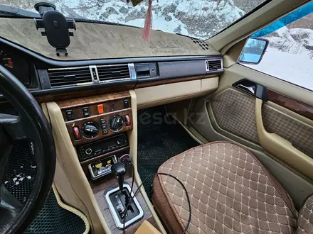 Mercedes-Benz E 230 1993 года за 2 000 000 тг. в Алматы – фото 14