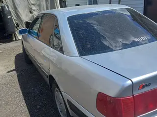 Audi 100