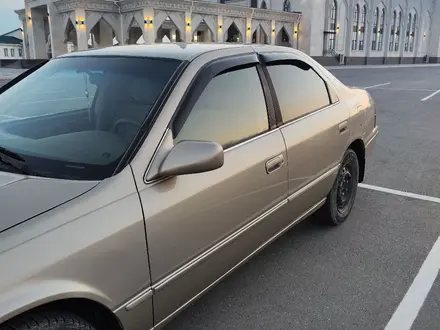 Toyota Camry 1998 года за 3 000 000 тг. в Тараз – фото 2