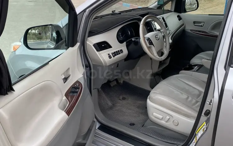 Toyota Sienna 2013 года за 12 500 000 тг. в Мангистау