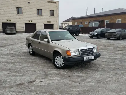 Mercedes-Benz E 230 1991 года за 1 250 000 тг. в Караганда