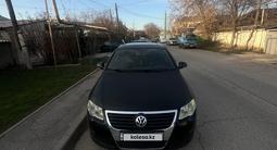 Volkswagen Passat 2005 годаfor3 500 000 тг. в Алматы – фото 5