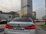 BMW 530 2023 года за 27 000 000 тг. в Алматы – фото 3