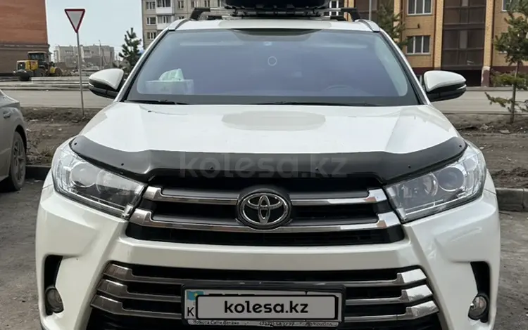 Toyota Highlander 2019 года за 25 555 555 тг. в Астана