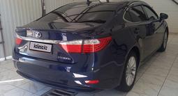 Lexus ES 300h 2014 года за 7 450 000 тг. в Атырау – фото 2