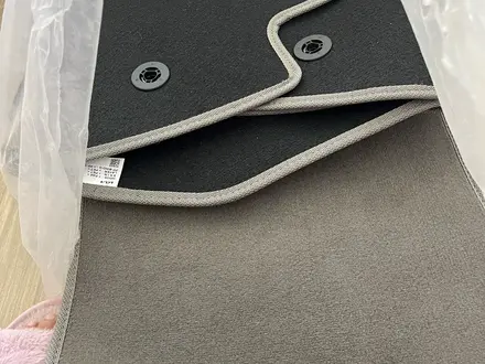 Полики Kia Carnival за 10 000 тг. в Алматы – фото 2