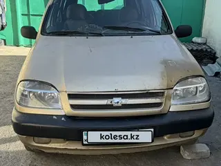 Chevrolet Niva, 2004