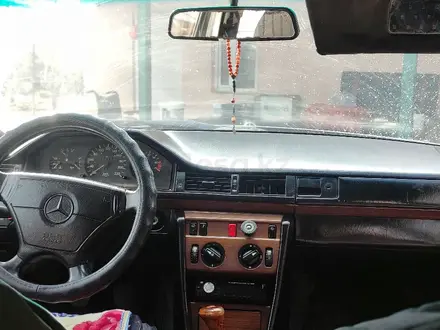 Mercedes-Benz E 230 1990 года за 1 050 000 тг. в Шу – фото 3