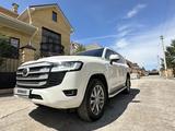 Toyota Land Cruiser 2022 года за 53 500 000 тг. в Актобе – фото 2