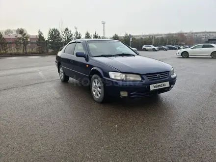 Toyota Camry 1997 года за 3 200 000 тг. в Алматы – фото 10