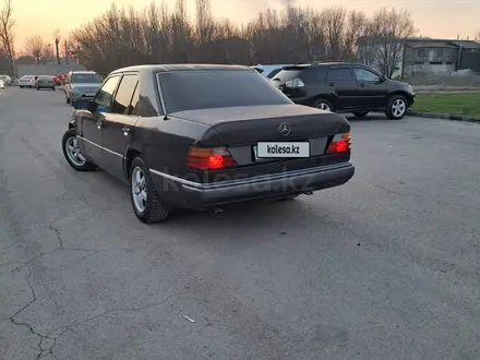 Mercedes-Benz E 200 1991 года за 1 000 000 тг. в Алматы – фото 4