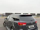 Kia Carnival 2015 года за 11 500 000 тг. в Шымкент – фото 4