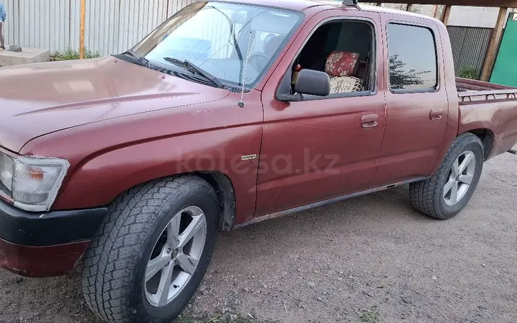 Toyota Hilux 2000 года за 2 490 000 тг. в Алматы