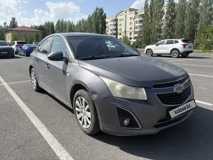 Chevrolet Cruze 2013 года за 3 200 000 тг. в Астана – фото 4