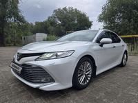 Toyota Camry 2019 года за 14 000 000 тг. в Актобе