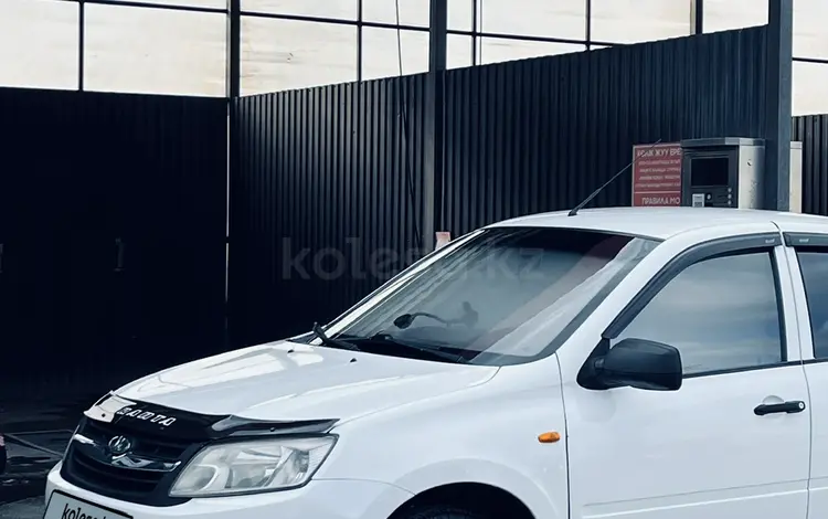 ВАЗ (Lada) Granta 2190 2013 годаүшін2 200 000 тг. в Семей