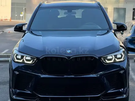 BMW X5 M 2020 года за 52 000 000 тг. в Алматы