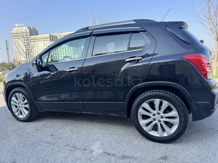 Chevrolet Tracker 2018 года за 6 900 000 тг. в Шымкент – фото 3