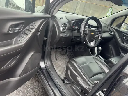 Chevrolet Tracker 2018 года за 6 900 000 тг. в Шымкент – фото 10