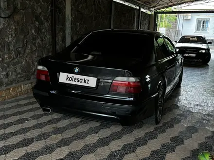 BMW 528 1999 года за 2 700 000 тг. в Шымкент – фото 3