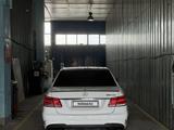 Mercedes-Benz E 200 2014 года за 9 999 000 тг. в Алматы – фото 4