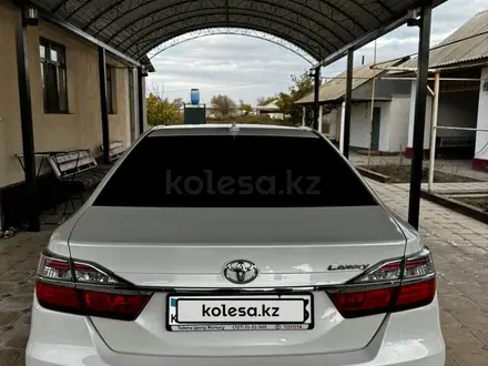 Toyota Camry 2017 года за 14 300 000 тг. в Шымкент – фото 3