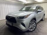 Toyota Highlander Luxe 2024 годаfor37 000 000 тг. в Алматы