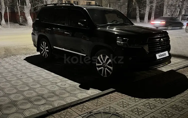 Toyota Land Cruiser 2018 года за 35 000 000 тг. в Семей