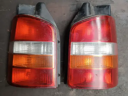 Задние фонари на Volkswagen Transporter T5 2003-2009. за 26 000 тг. в Алматы