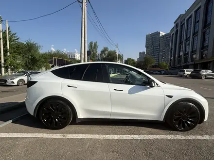 Tesla Model Y 2023 года за 14 000 000 тг. в Алматы – фото 3