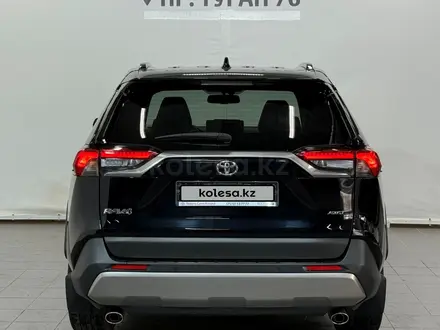 Toyota RAV4 Luxe 2023 года за 16 900 000 тг. в Астана – фото 4