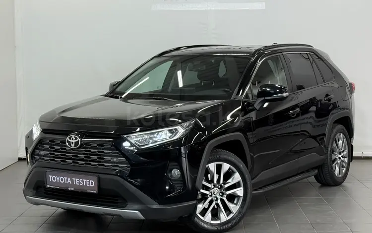 Toyota RAV4 Luxe 2023 года за 16 900 000 тг. в Астана