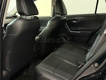 Toyota RAV4 Luxe 2023 года за 16 900 000 тг. в Астана – фото 11