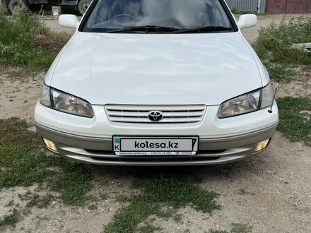 Toyota Camry Gracia 1997 года за 3 900 000 тг. в Семей – фото 2