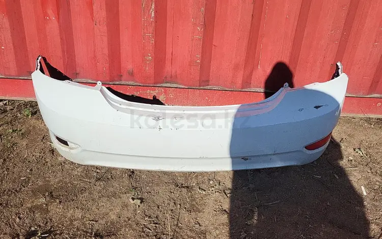 Hyundai Accent 2013 год задний бампер за 1 000 тг. в Алматы