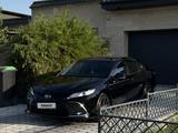 Toyota Camry 2023 года за 15 700 000 тг. в Туркестан – фото 3