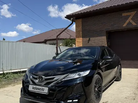 Toyota Camry 2023 года за 20 000 000 тг. в Атырау – фото 3