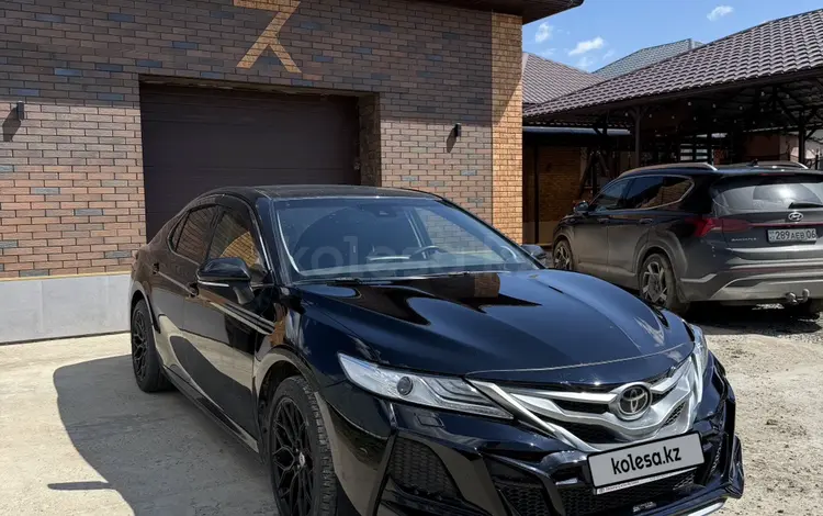 Toyota Camry 2023 года за 20 000 000 тг. в Атырау