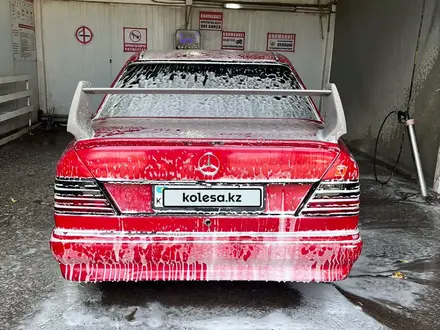 Mercedes-Benz E 220 1993 года за 1 200 000 тг. в Астана – фото 5