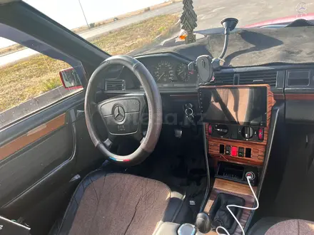 Mercedes-Benz E 220 1993 года за 1 200 000 тг. в Астана – фото 8