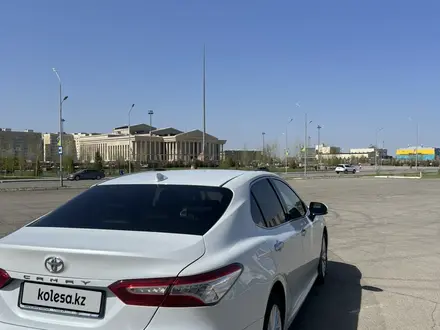 Toyota Camry 2021 года за 16 350 000 тг. в Уральск – фото 7