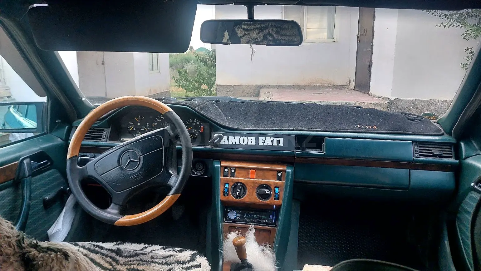 Mercedes-Benz E-Class, 1990
