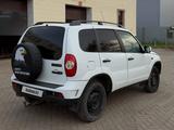 Chevrolet Niva 2014 года за 2 300 000 тг. в Уральск – фото 2
