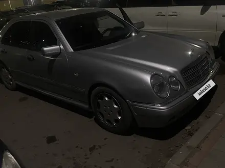 Mercedes-Benz E 200 1997 года за 2 500 000 тг. в Караганда – фото 5