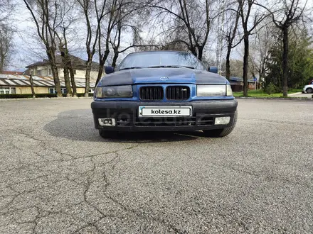 BMW 325 1993 года за 2 500 000 тг. в Алматы – фото 2