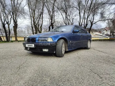 BMW 325 1993 года за 2 500 000 тг. в Алматы