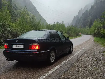 BMW 325 1993 года за 1 500 000 тг. в Алматы