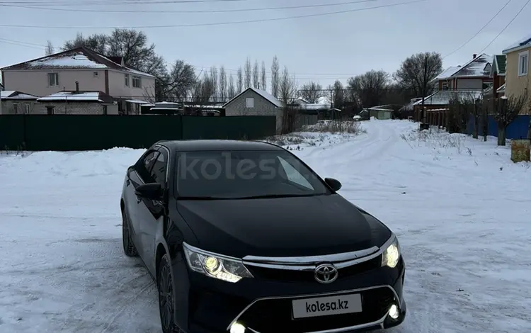 Toyota Camry 2015 годаfor11 050 000 тг. в Актобе