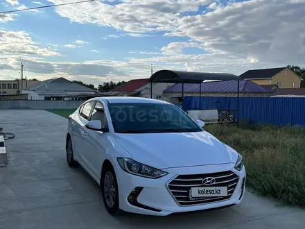 Hyundai Elantra 2018 года за 9 000 000 тг. в Атырау