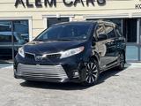 Toyota Sienna 2018 года за 18 000 000 тг. в Алматы